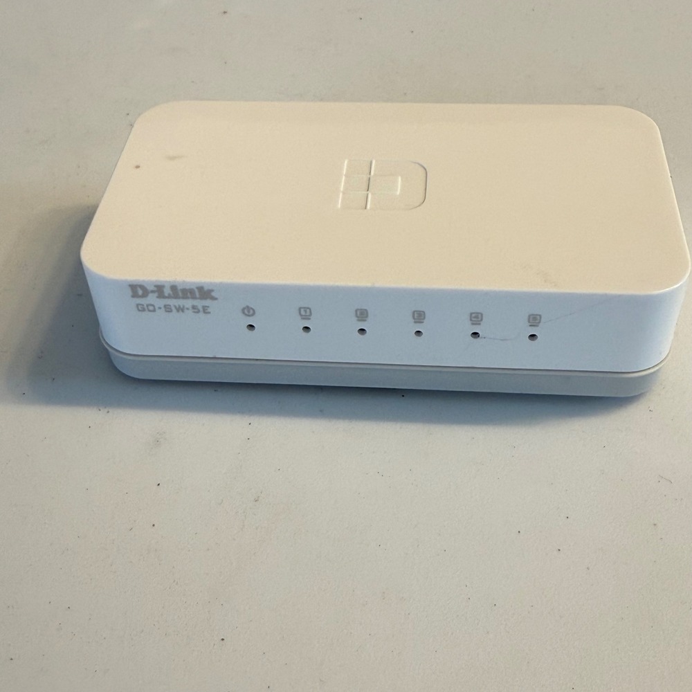 D-Link GO-SW-5E 5-Port Fast Ethernet Desktop Switch White‎ Unmanaged Hub